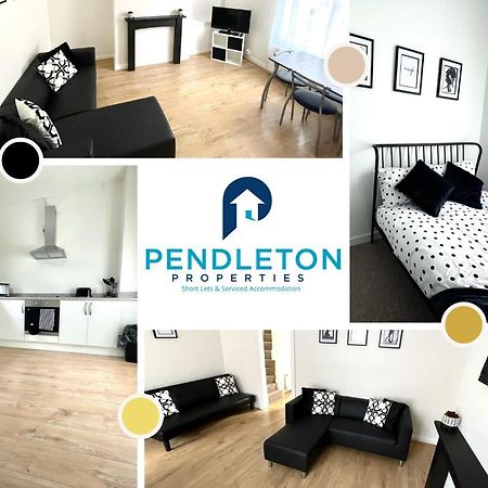 Modern 3 Bed House With Free Parking And Wi-Fi Villa เพรสตัน ภายนอก รูปภาพ