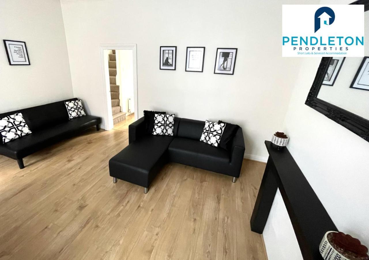 Modern 3 Bed House With Free Parking And Wi-Fi Villa เพรสตัน ภายนอก รูปภาพ